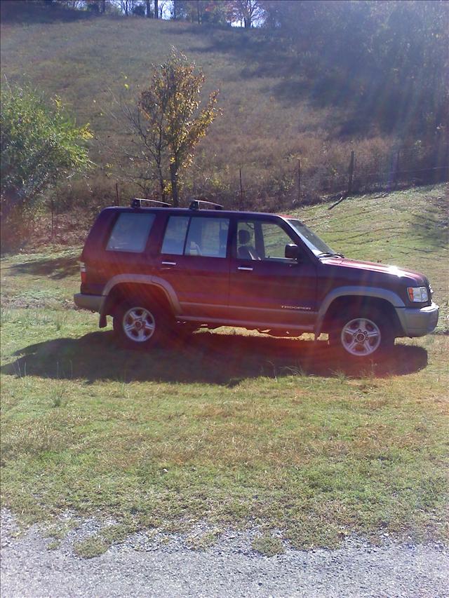 Isuzu Trooper 2002 photo 1