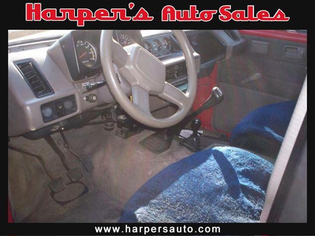 Isuzu Trooper II 1989 photo 2