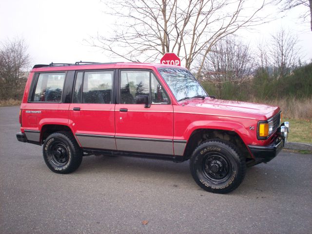 Isuzu Trooper II 1989 photo 3