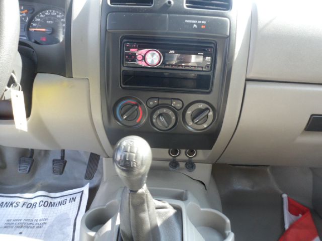 Isuzu i-280 2006 photo 7