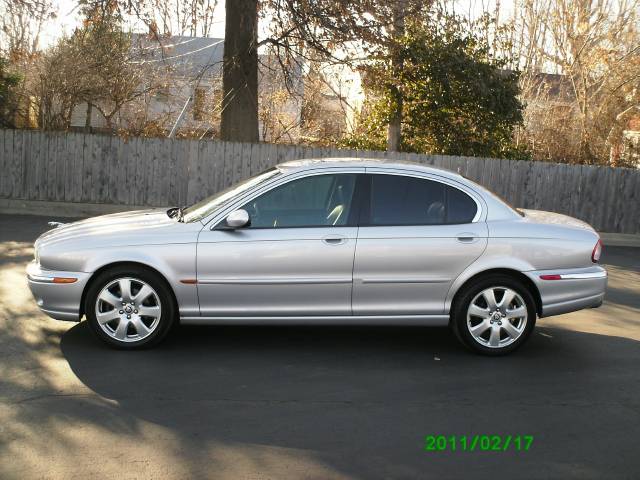 JAGUAR X-Type Club Cab 139 WB 4WD Sedan