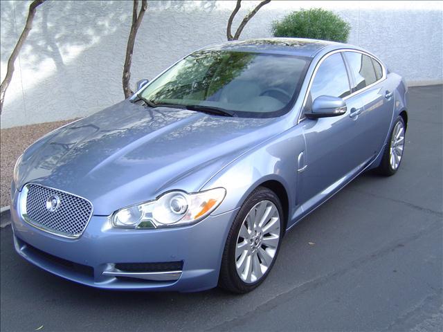 JAGUAR XF CLUB CAB SLT Sedan