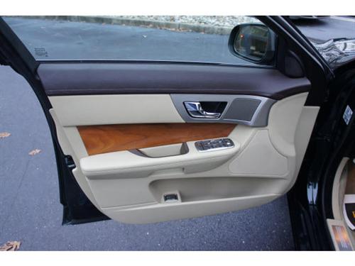 JAGUAR XF 2009 photo 4