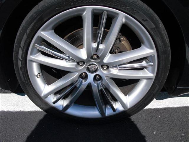 JAGUAR XF 2009 photo 2