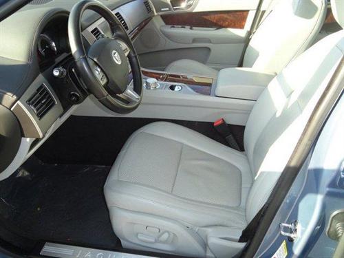 JAGUAR XF 2009 photo 2