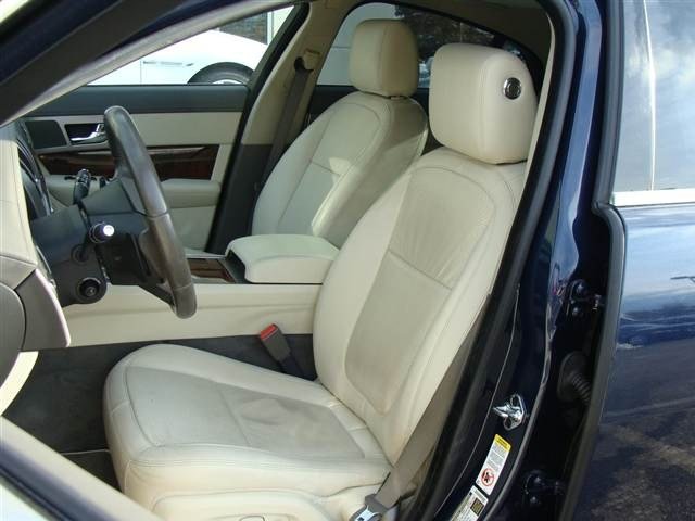 JAGUAR XF 2010 photo 4