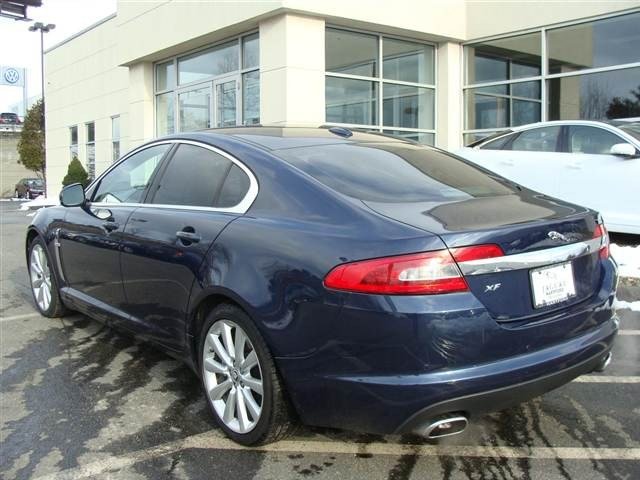 JAGUAR XF 2010 photo 2