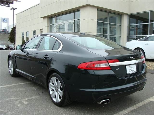 JAGUAR XF 2010 photo 2