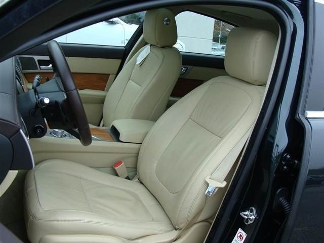 JAGUAR XF 2010 photo 4