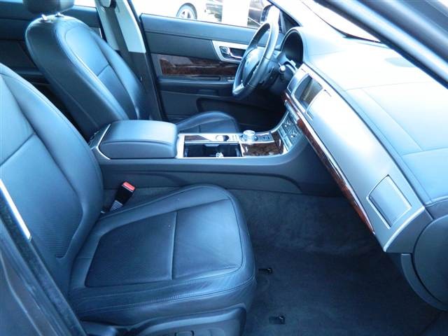 JAGUAR XF 2010 photo 3