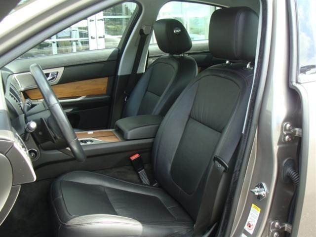JAGUAR XF 2010 photo 4