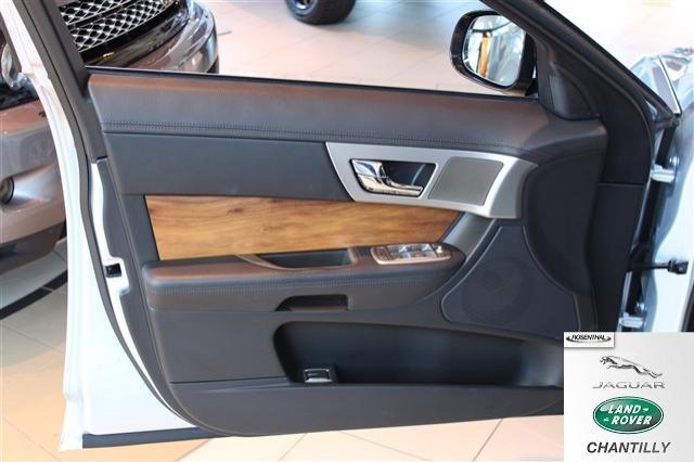 JAGUAR XF 2010 photo 4