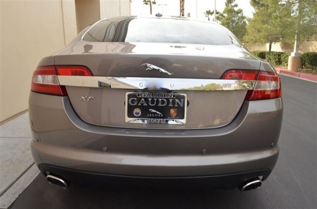 JAGUAR XF 2010 photo 3