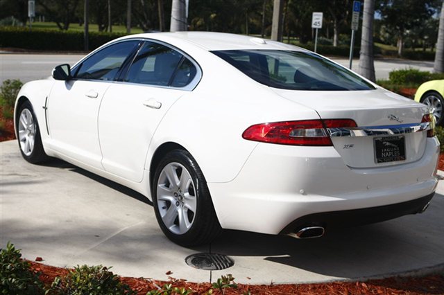 JAGUAR XF 2010 photo 3