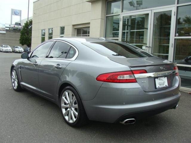 JAGUAR XF 2010 photo 2