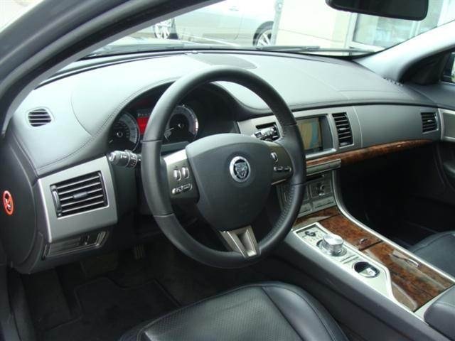 JAGUAR XF 2010 photo 4