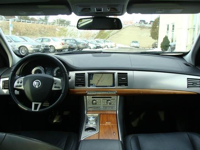 JAGUAR XF 2010 photo 5