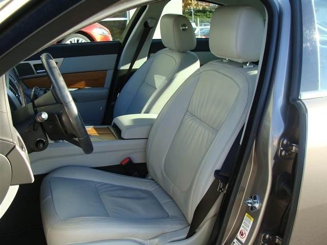 JAGUAR XF 2010 photo 4