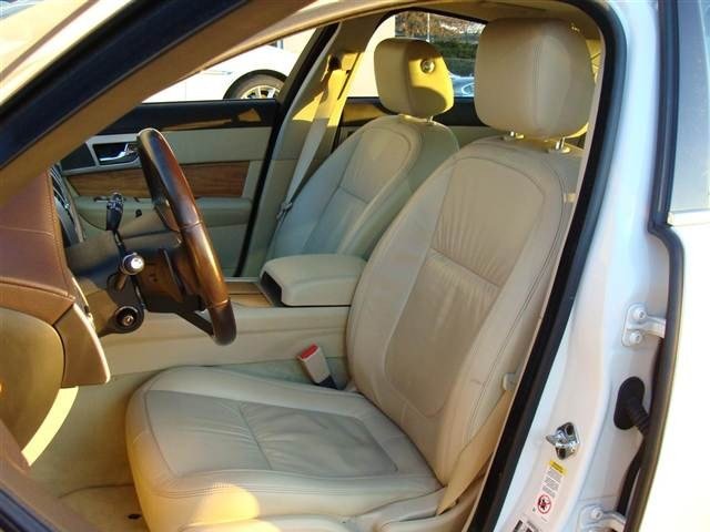 JAGUAR XF 2010 photo 4