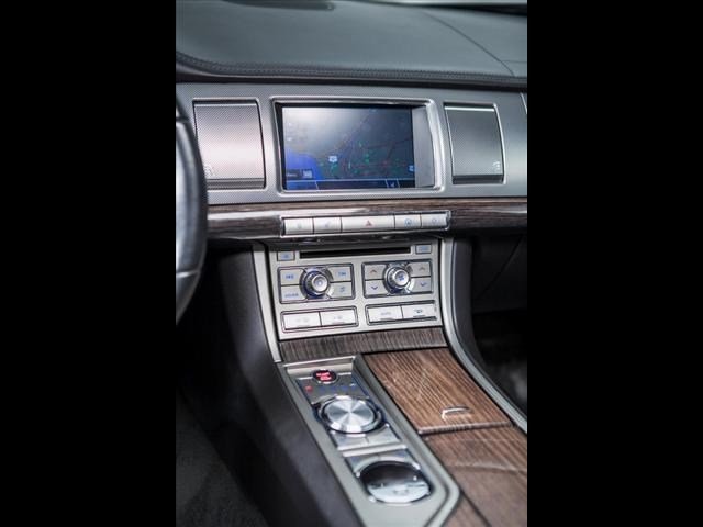 JAGUAR XF 2010 photo 4