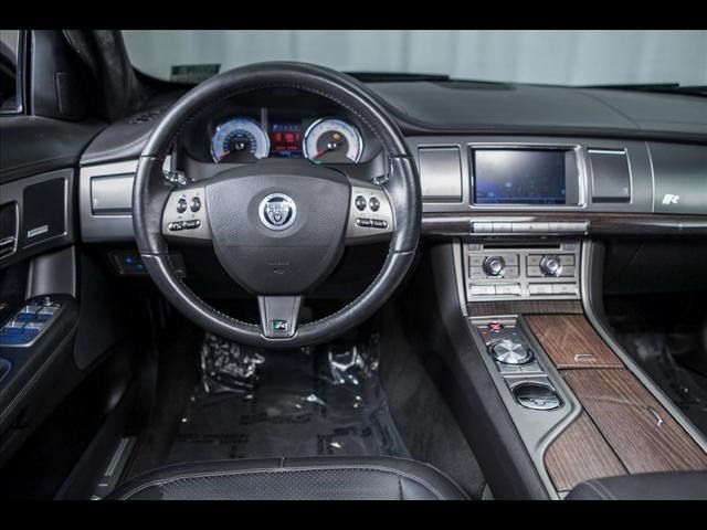 JAGUAR XF 2010 photo 3