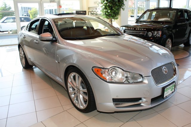 JAGUAR XF 2010 photo 2
