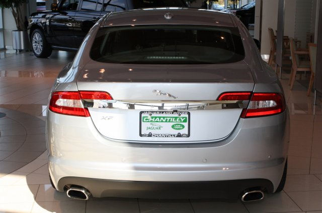 JAGUAR XF 2010 photo 4