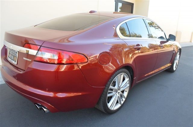 JAGUAR XF 2010 photo 2