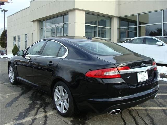 JAGUAR XF 2010 photo 2