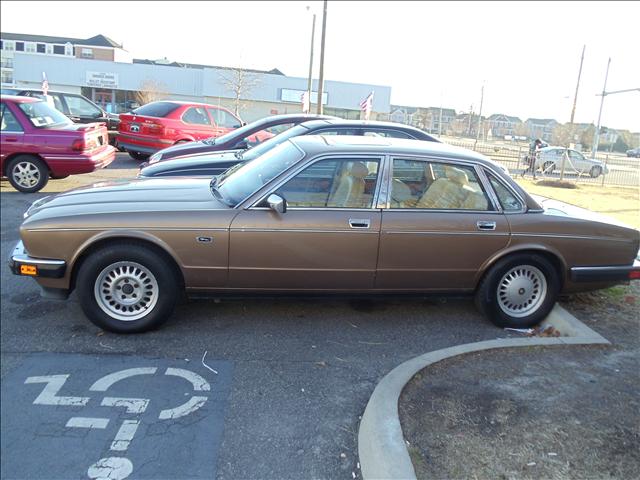 JAGUAR XJ6 Coupe Sedan