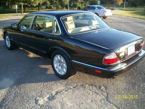 JAGUAR XJ8 SUV Sedan