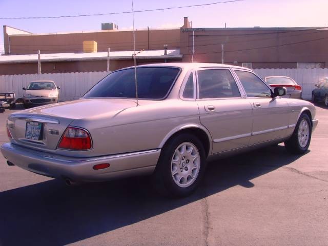 JAGUAR XJ8 1999 photo 4
