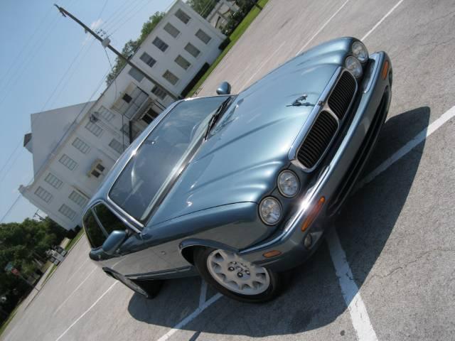JAGUAR XJ8 2000 photo 1