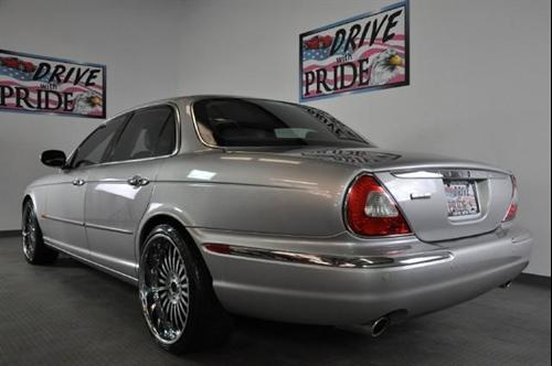 JAGUAR XJ8 2004 photo 4