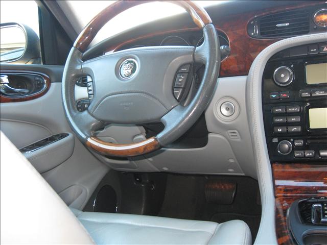JAGUAR XJ8 2004 photo 4