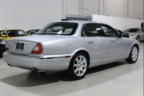 JAGUAR XJ8 2004 photo 2