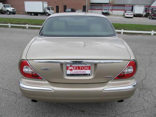 JAGUAR XJ8 2004 photo 1
