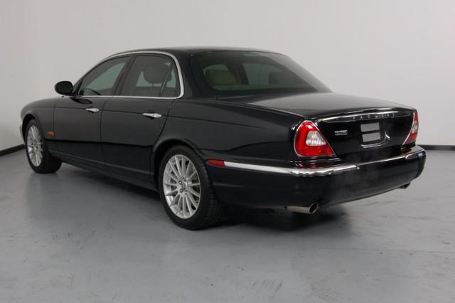 JAGUAR XJ8 2006 photo 2
