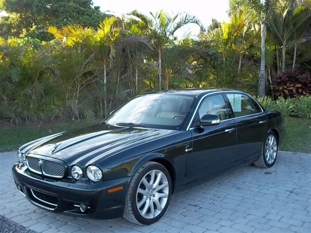 JAGUAR XJ8 SUV Sedan