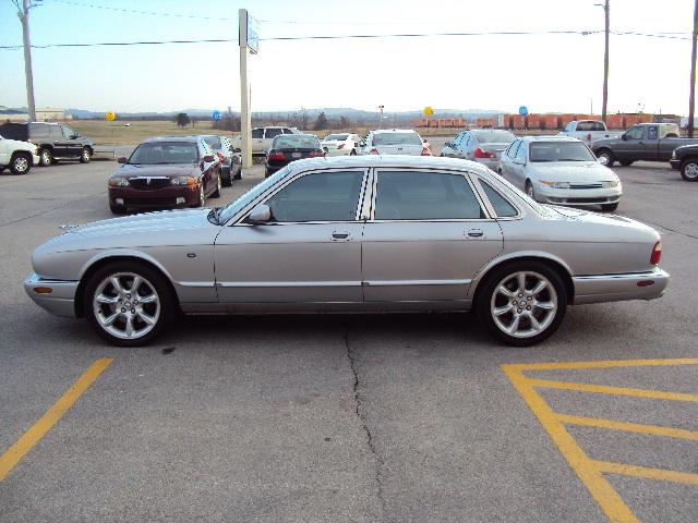 JAGUAR XJR 2000 photo 4