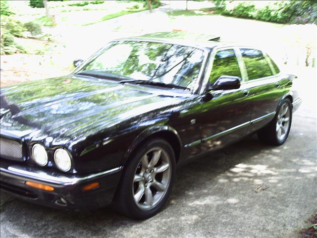 JAGUAR XJR 2000 photo 1