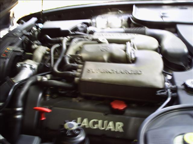 JAGUAR XJR 2000 photo 4