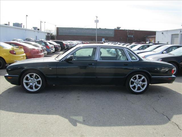 JAGUAR XJR 2000 photo 4