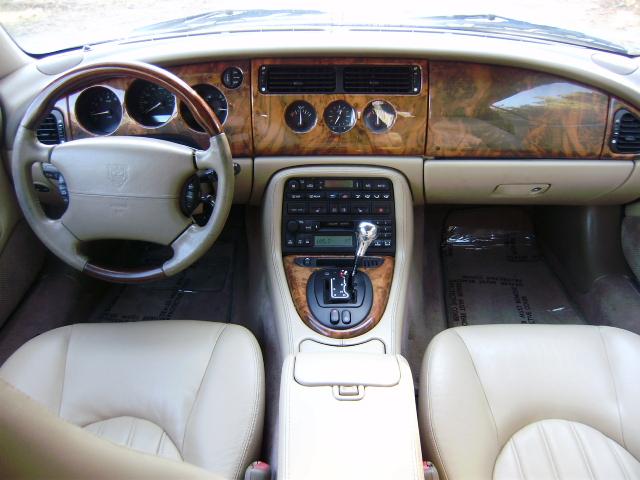 JAGUAR XK8 2001 photo 2