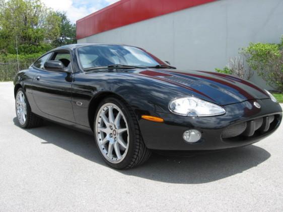 JAGUAR XKR Base Coupe