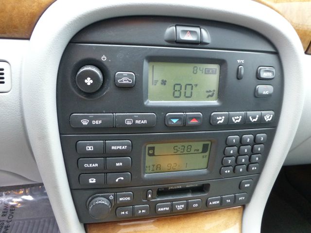 JAGUAR X-Type 2002 photo 24