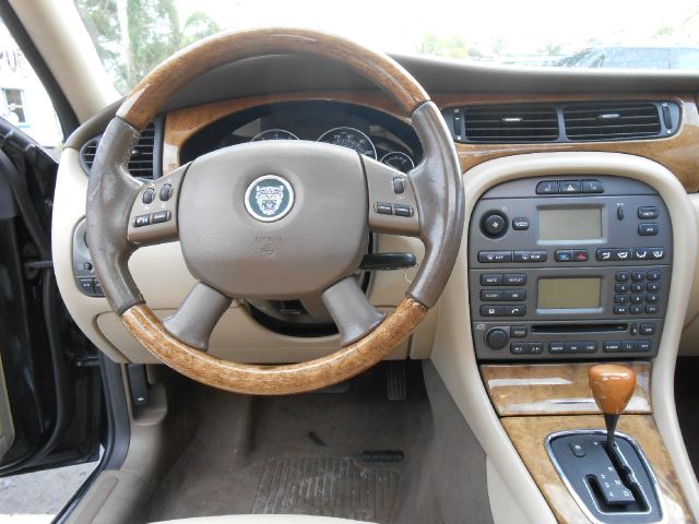 JAGUAR X-Type 2004 photo 23