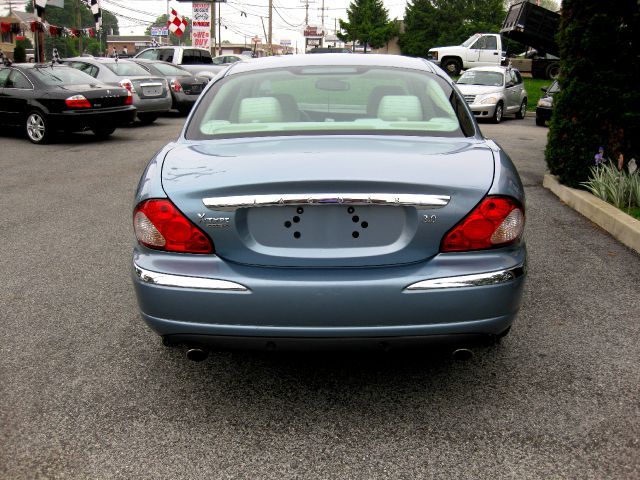 JAGUAR X-Type C230 1.8K Sedan