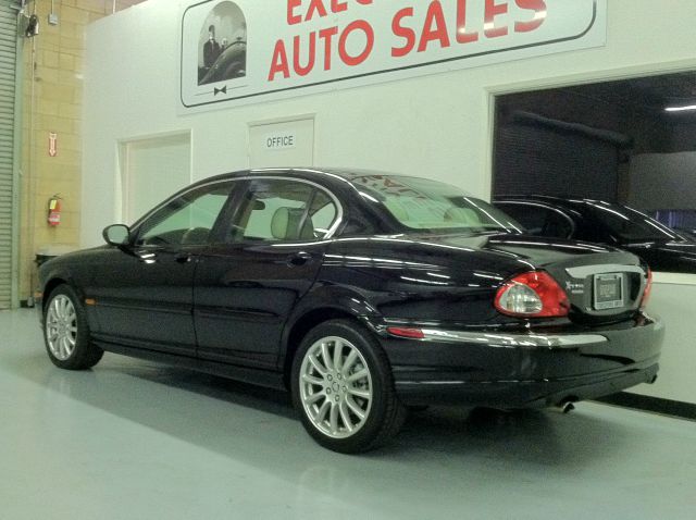 JAGUAR X-Type Reg. Cab LOng Bed W/ Access Do Sedan