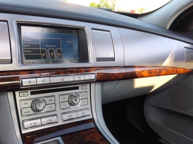 JAGUAR XF 2009 photo 8